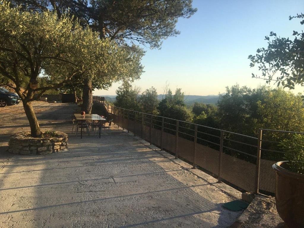 Le Castellas - Gite En Pleine Nature Montmirat Exterior foto